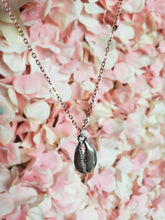 Load image into Gallery viewer, Dainty Silver Shell on Rose Gold Necklace
