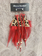 Load image into Gallery viewer, Red &amp; Natural Short Feather Earrings with Red Roses
